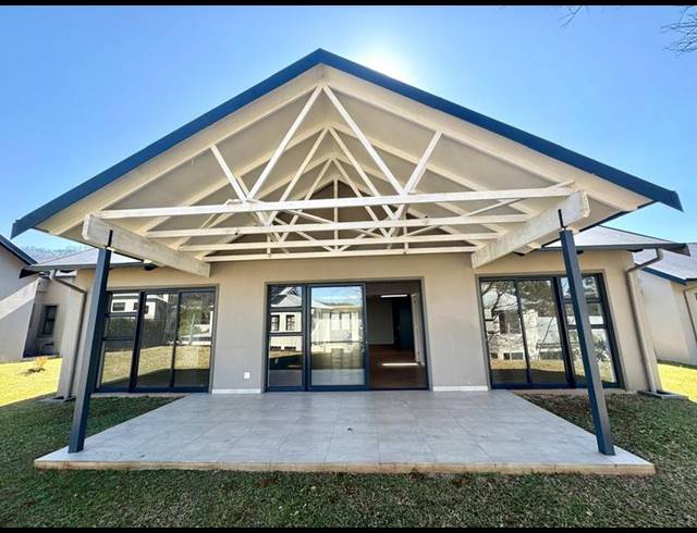 4 BEDROOM TOWNHOUSE FOR SALE IN FERNCLIFFE